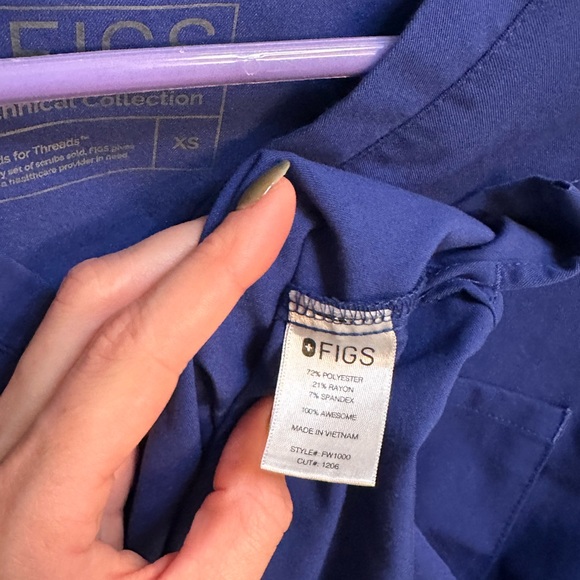 Figs scrub top - Picture 2 of 2